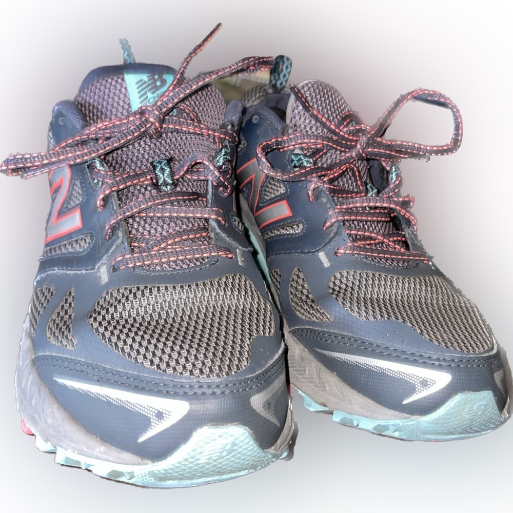 NB sneakers lightly worn grey